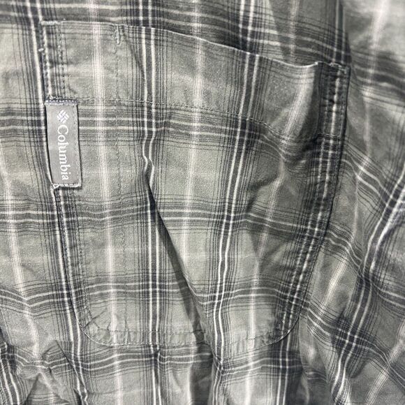 Columbia Men Large Button Down Shirt Green Gray Plaid Cotton Long Sleeve - Picture 3 of 5